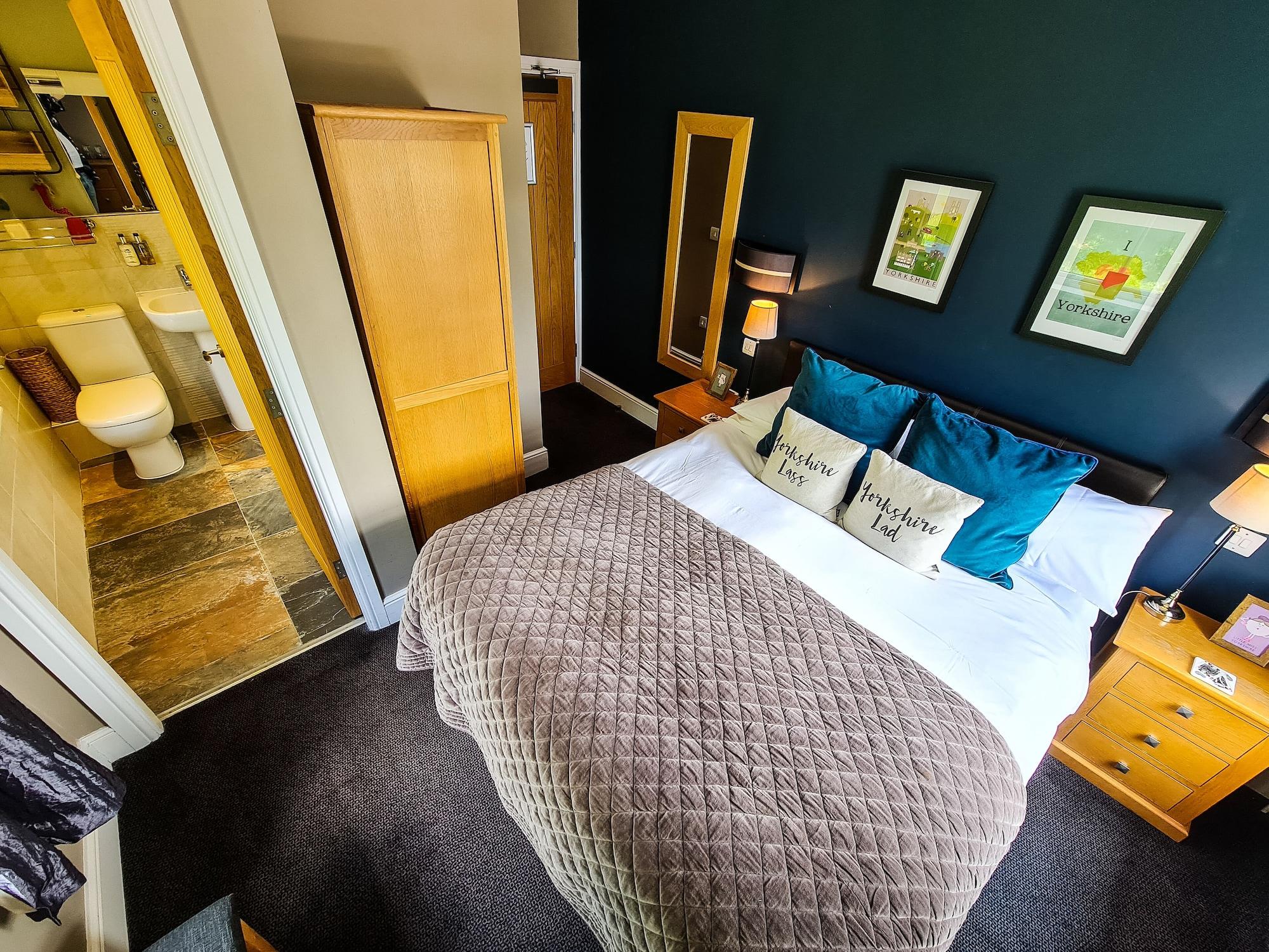 Grantham Arms Hotel Бъроубридж Екстериор снимка