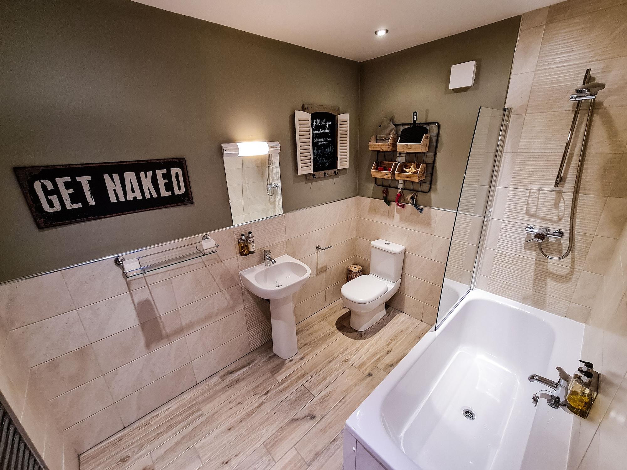 Grantham Arms Hotel Бъроубридж Екстериор снимка