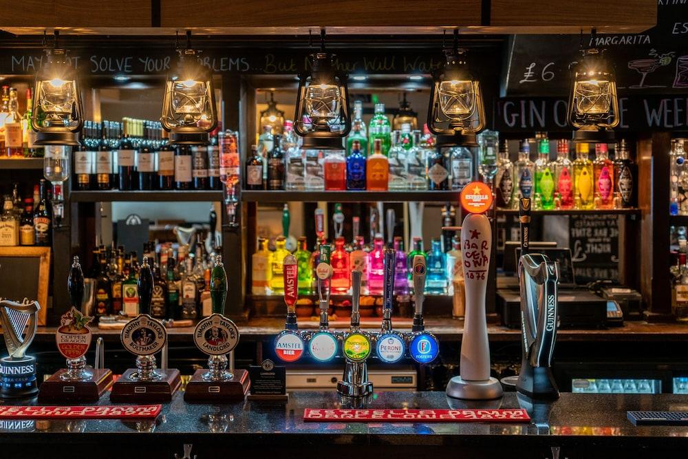 Grantham Arms Hotel Бъроубридж Екстериор снимка